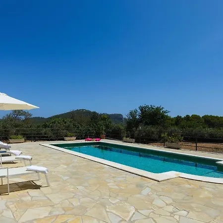 Villa Miquela *