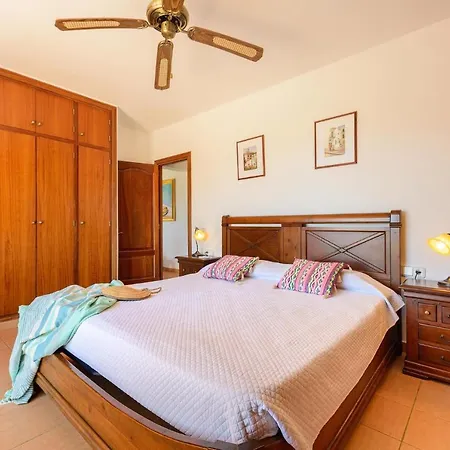 Villa Miquela *